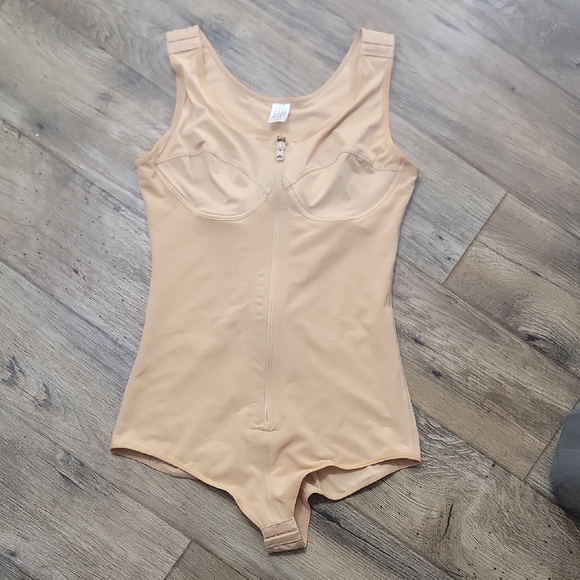 Seamless Tan Shapewear Bodysuit - Picture 1 of 7